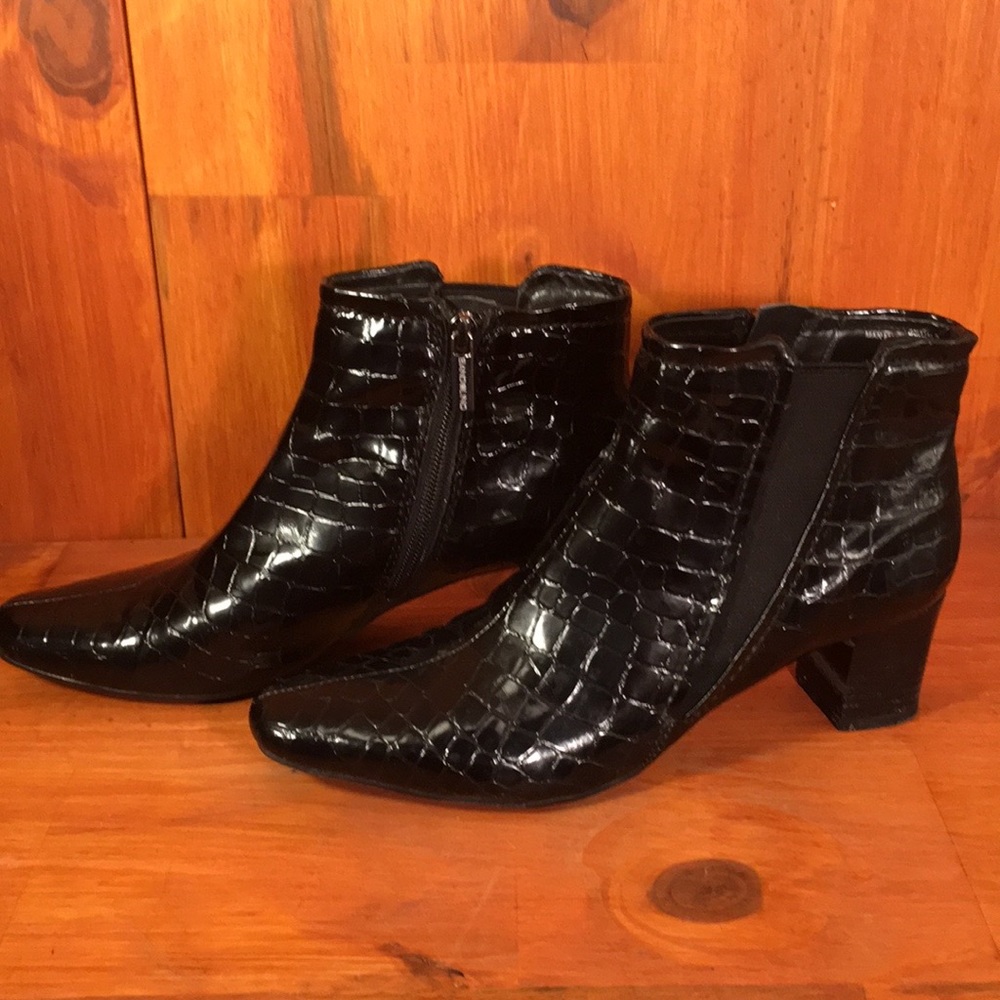 Women’s ankle boots Bandolino size 6 1/2 black